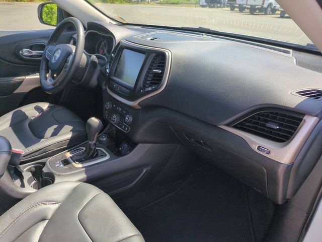 Used 2018 Jeep Cherokee Limited AWD/4WD image 35