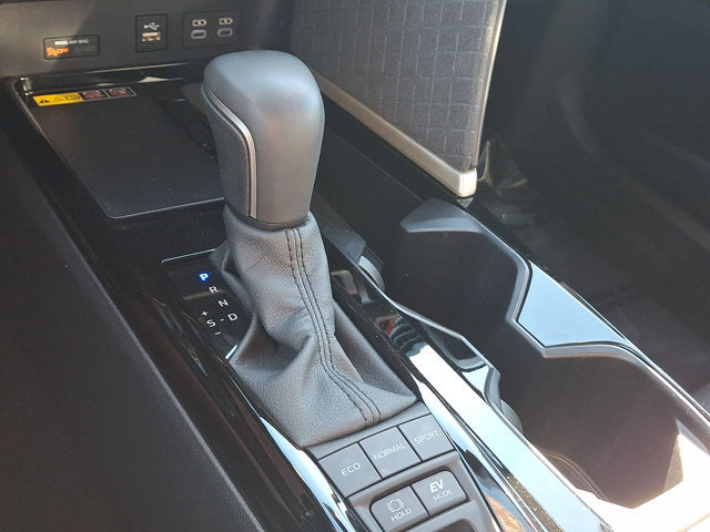 Used 2026 Toyota Camry XLE AWD/4WD image 12