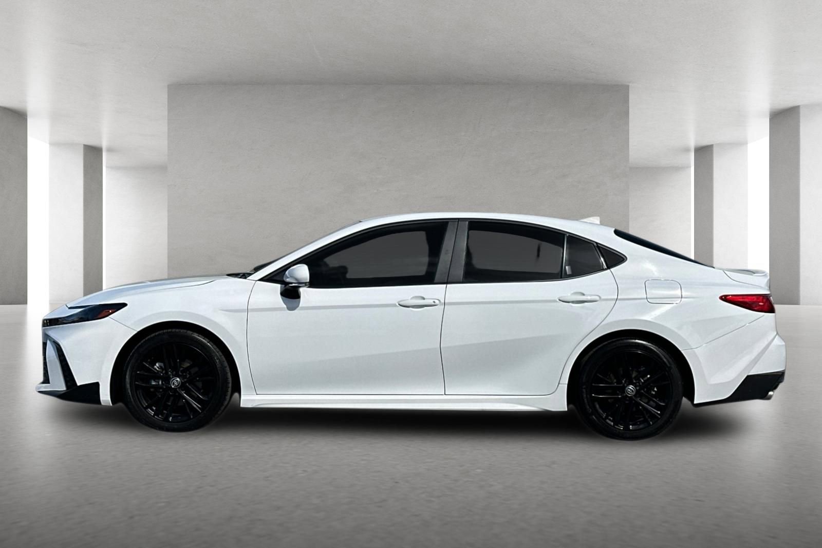 Used 2025 Toyota Camry SE FWD image 7