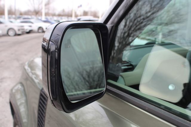 Used 2023 Land Rover Defender 90 X-Dynamic SE image 13