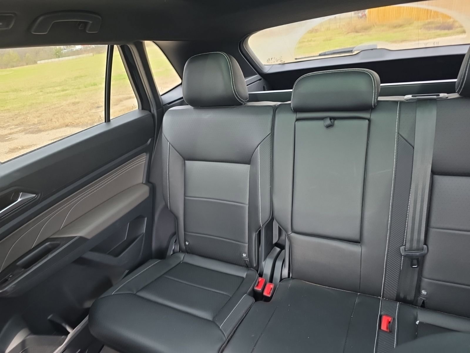 Used 2022 Volkswagen Atlas Cross Sport SEL R-Line image 8