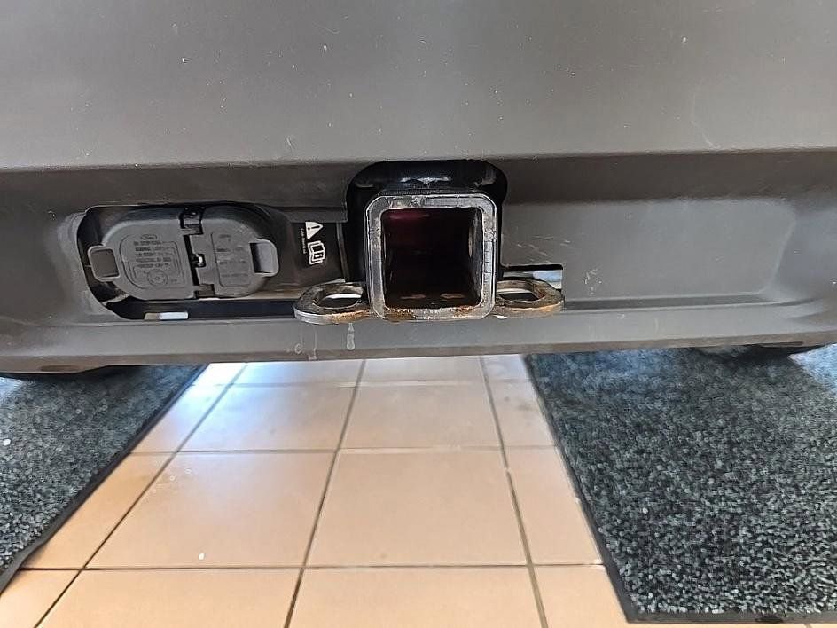 Used 2024 Ford Explorer XLT w/ Class IV Trailer Tow Package image 29