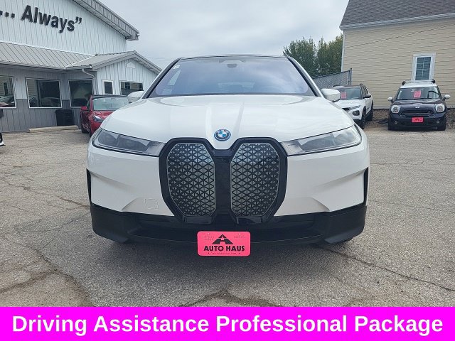 Used 2024 BMW iX xDrive50 w/ Premium Package AWD/4WD image 38