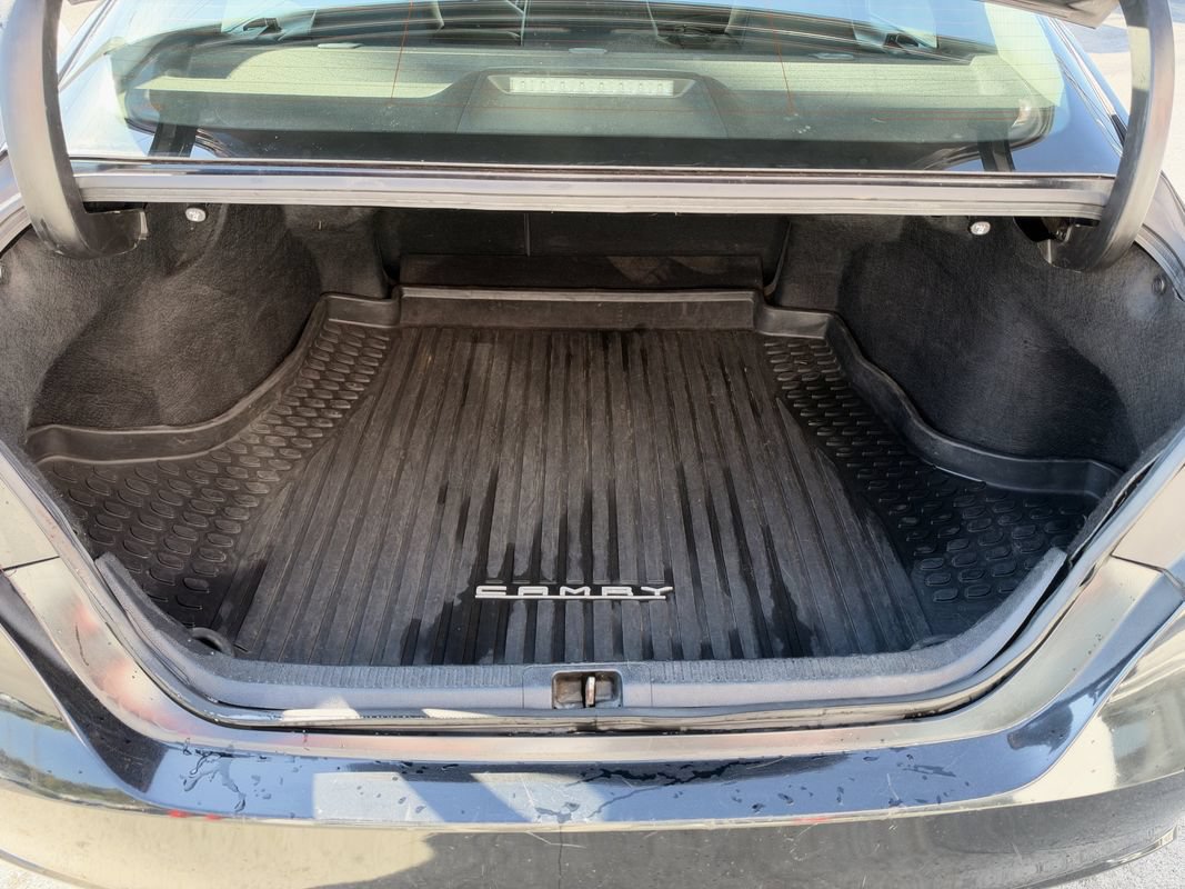 Used 2019 Toyota Camry SE FWD image 14