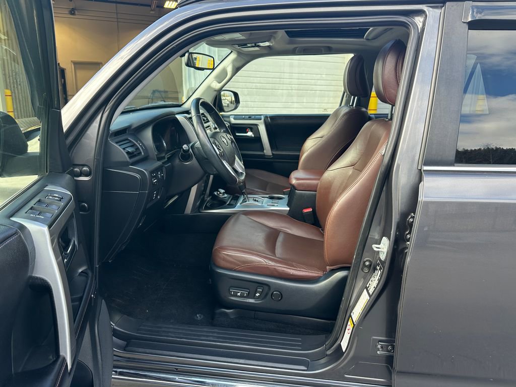 Used 2016 Toyota 4Runner Limited image 12