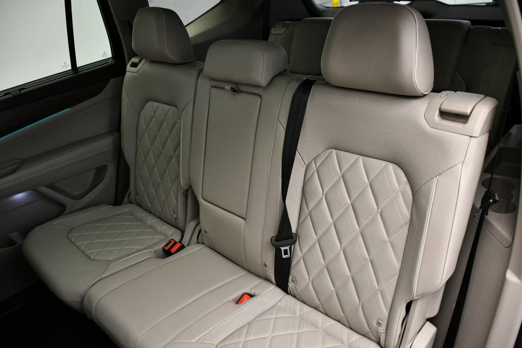 Used 2024 Volkswagen Atlas SEL Premium R-Line image 44