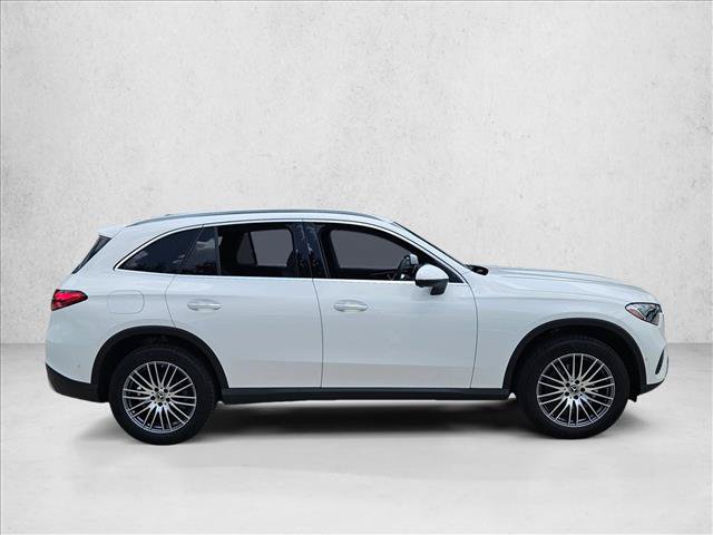 Used 2026 Mercedes-Benz GLC 300 image 4