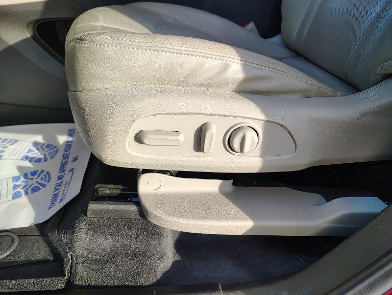 Used 2021 Buick Enclave Essence w/ Sound and Sites Package FWD image 14