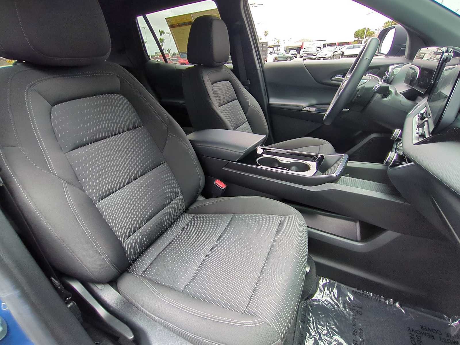Used 2025 Chevrolet Equinox LT FWD image 27
