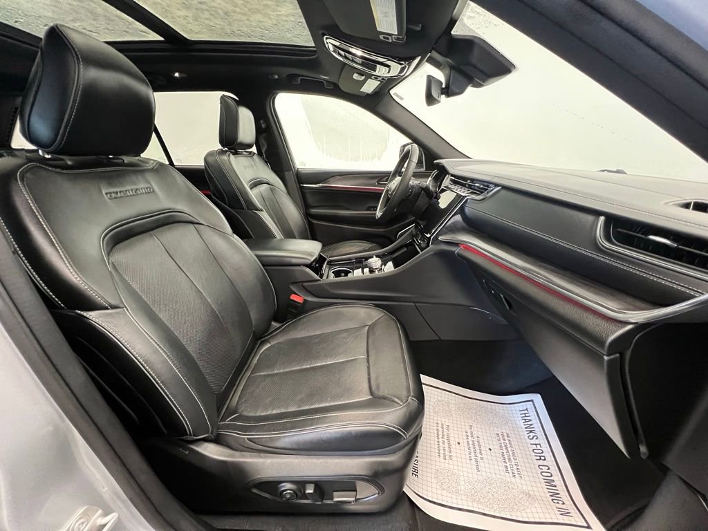 Used 2024 Jeep Grand Cherokee Overland image 9