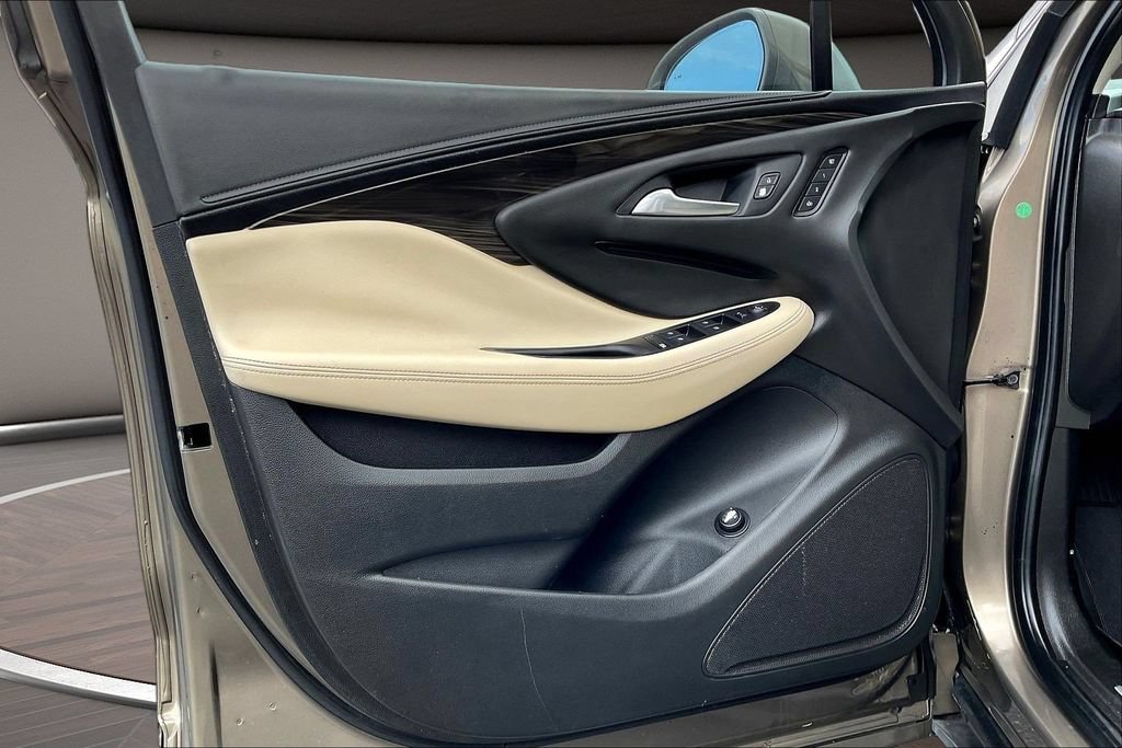 Used 2019 Buick Envision Essence FWD image 24