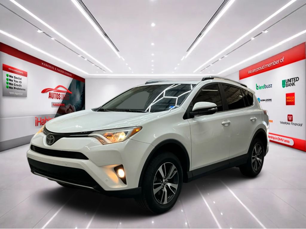 Used 2017 Toyota RAV4 XLE AWD/4WD image 3
