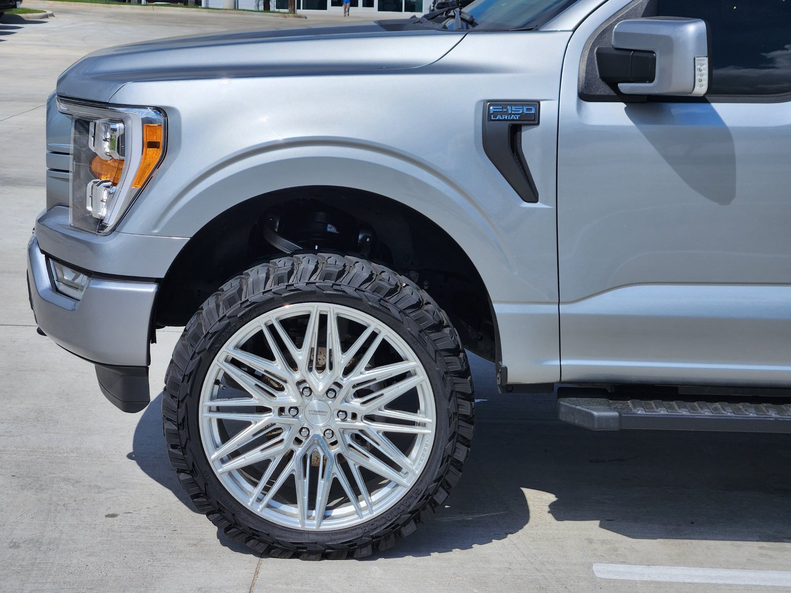 Used 2023 Ford F150 Lariat AWD/4WD image 10