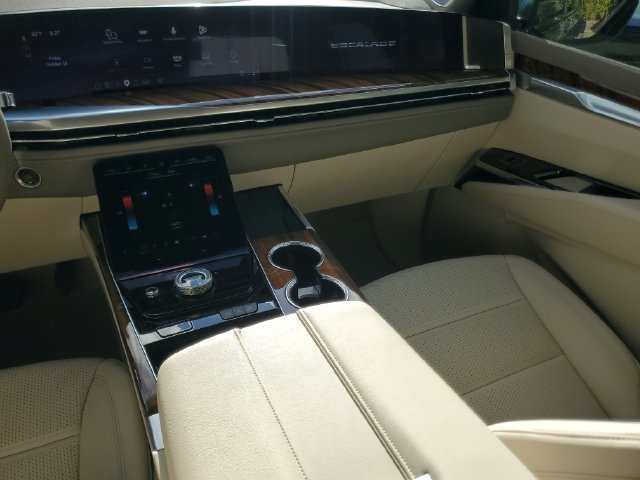 Used 2025 Cadillac Escalade ESV Sport Platinum RWD image 17
