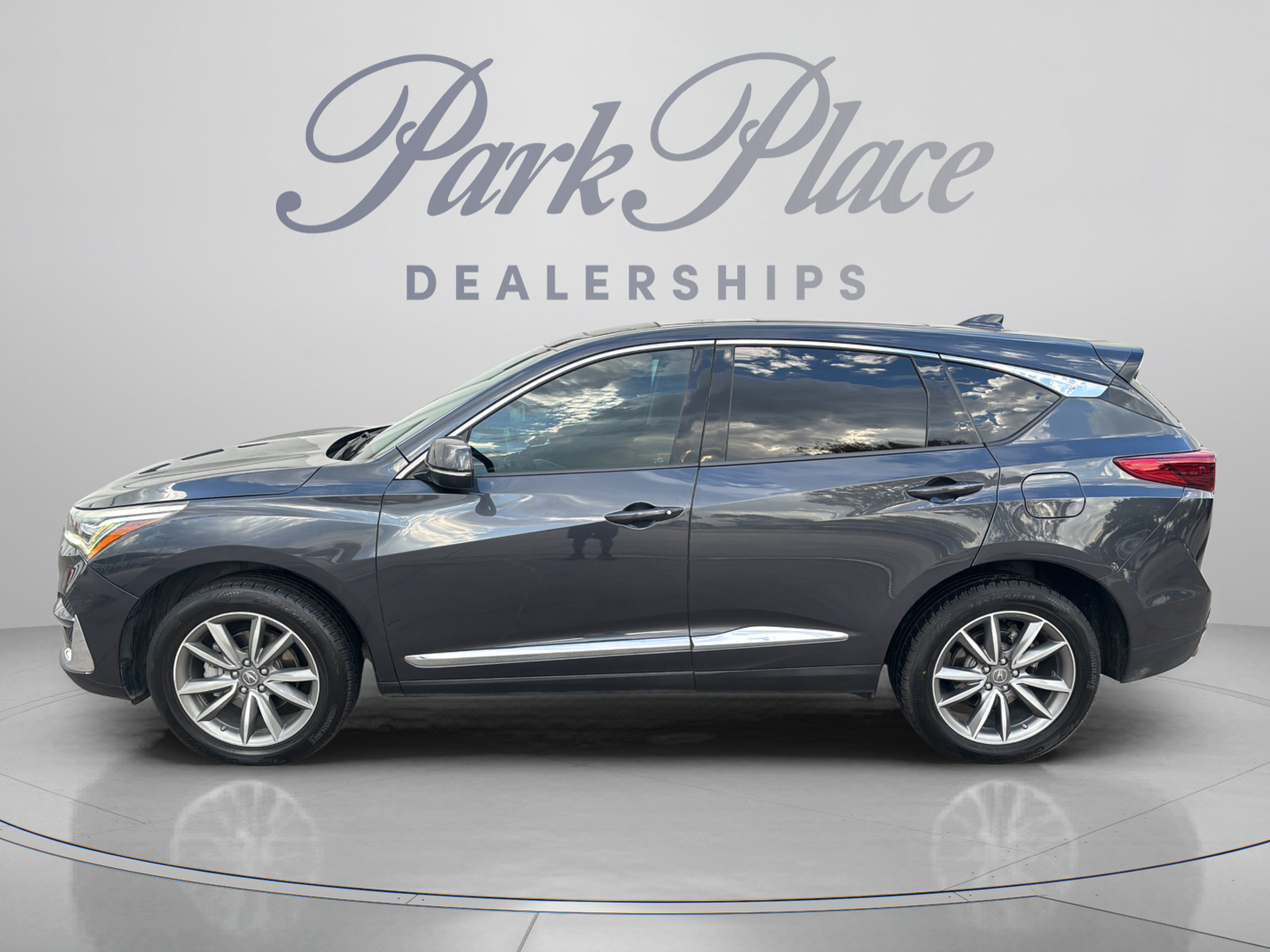 Used 2020 Acura RDX w/ Technology Package FWD image 2
