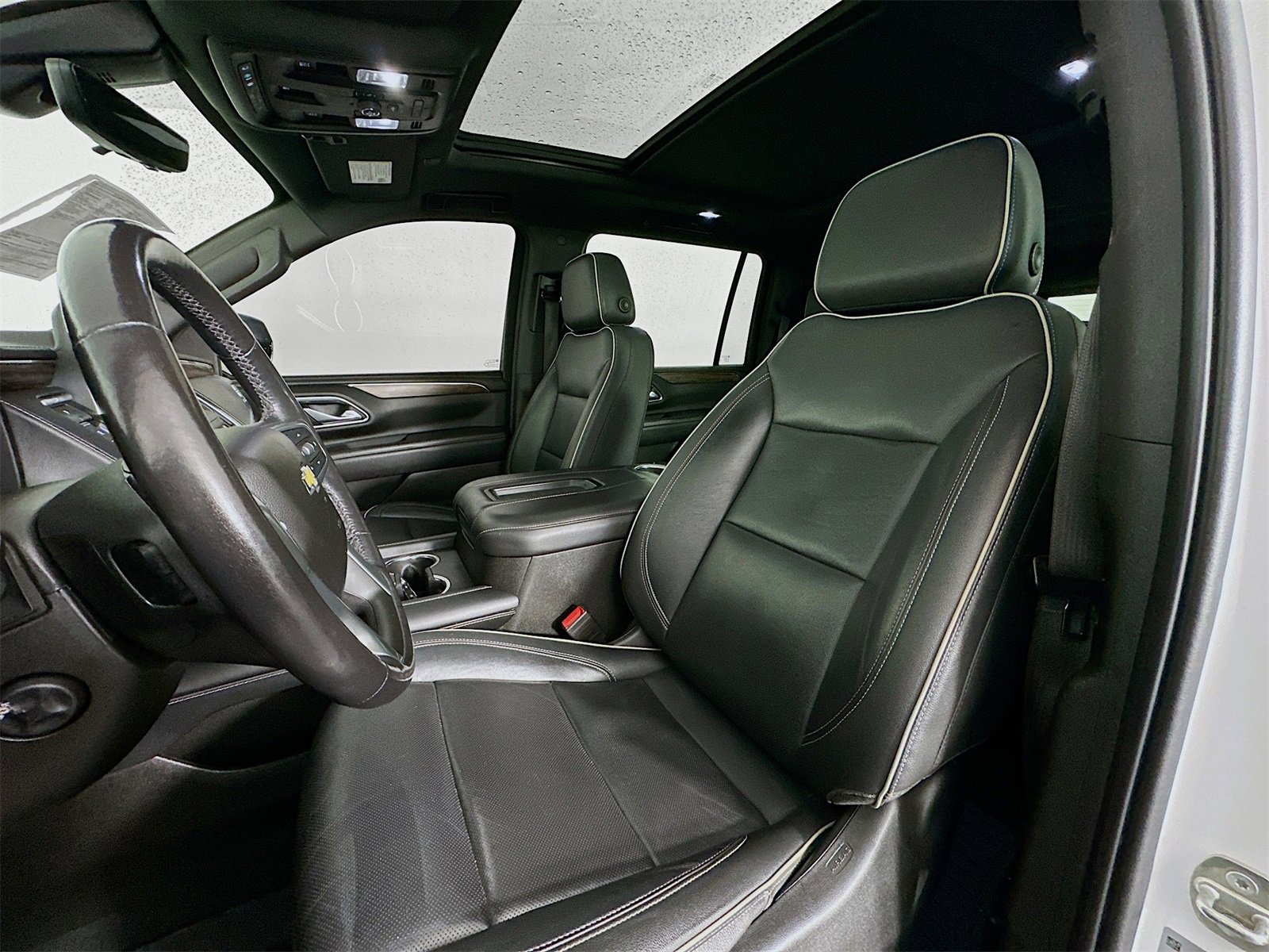 Used 2021 Chevrolet Suburban Premier w/ Premium Package image 22