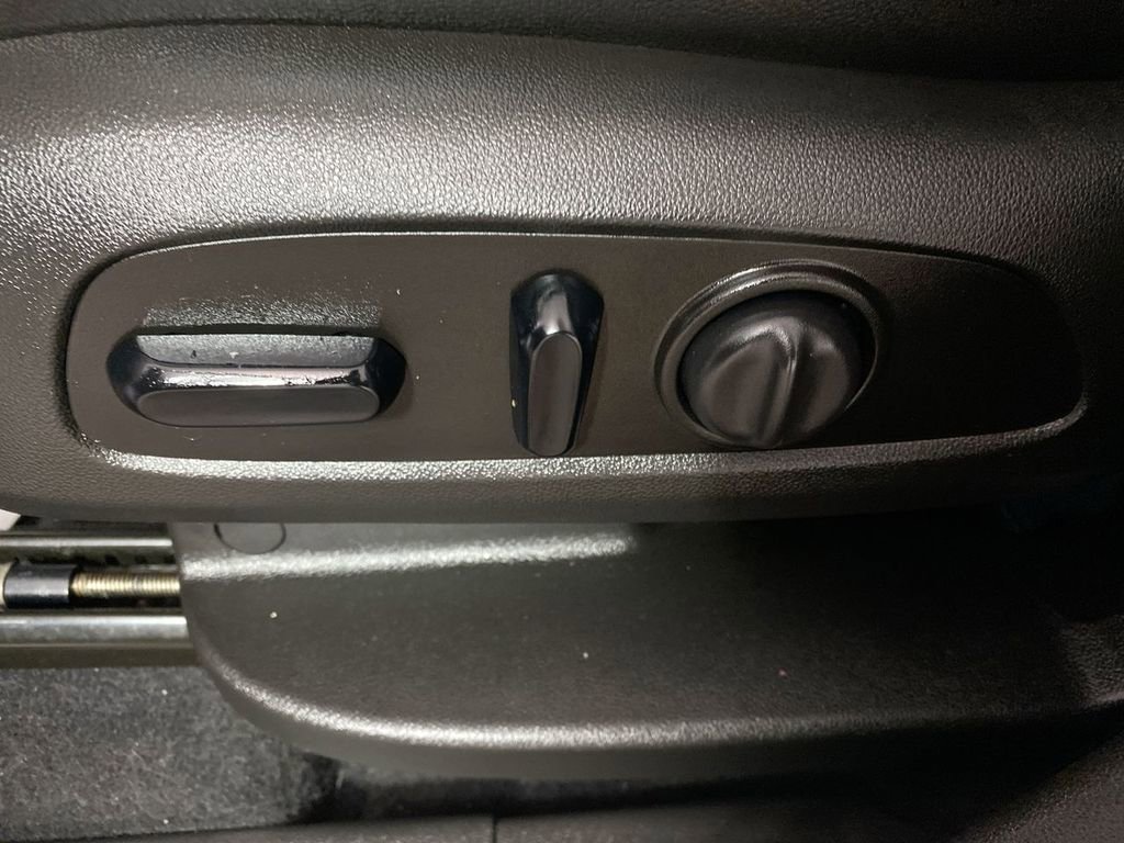 Used 2021 GMC Terrain SLT w/ Infotainment Package II image 12