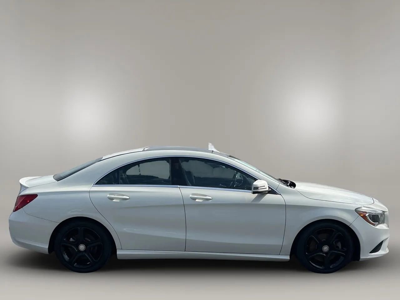 Used 2014 Mercedes-Benz CLA 250 image 3