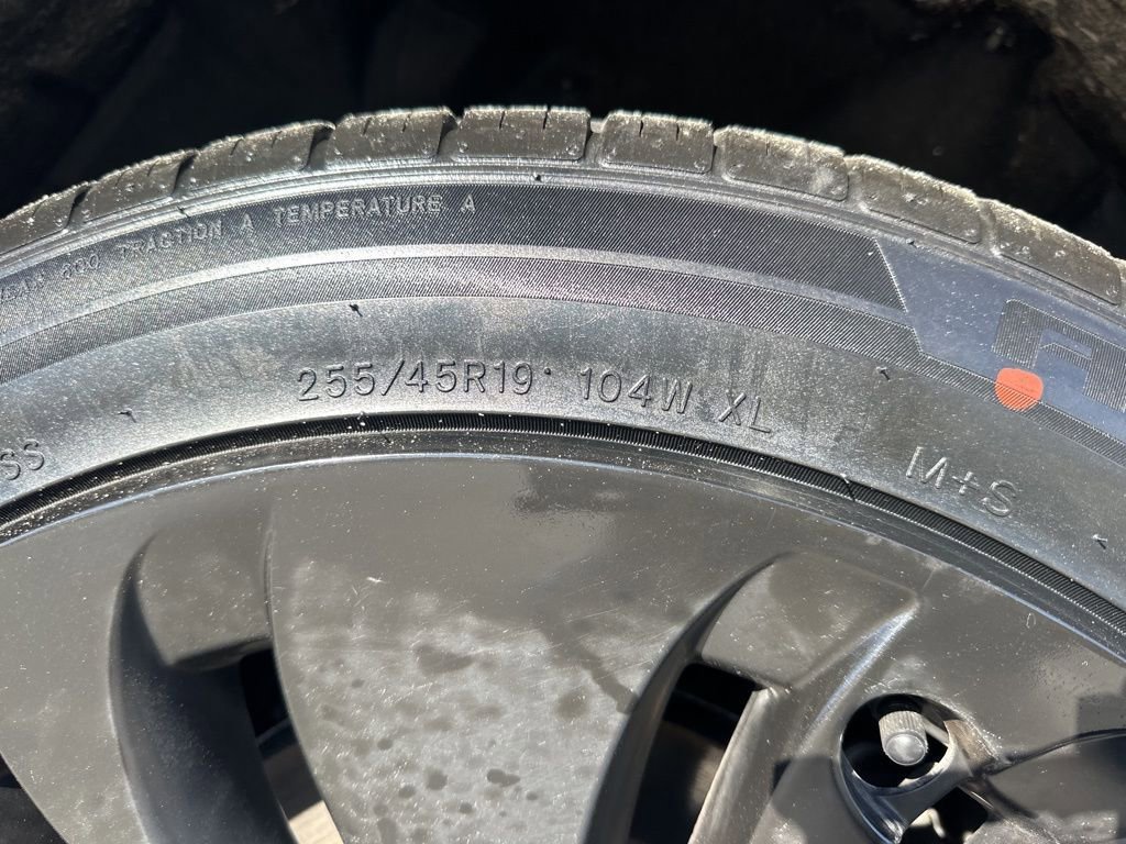 Used 2024 Tesla Model Y Long Range image 32