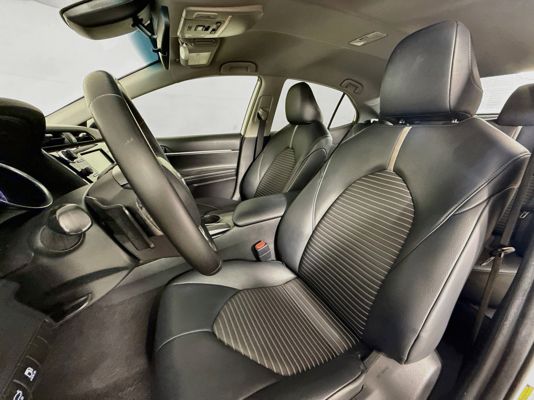 Used 2019 Toyota Camry SE FWD image 24