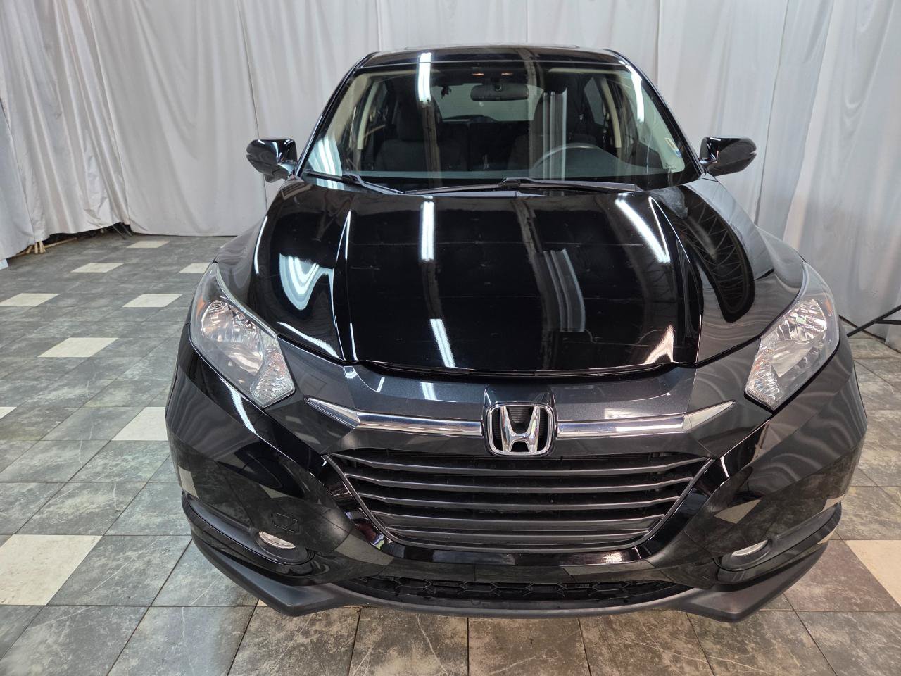 Used 2018 Honda HR-V EX image 3
