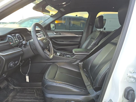 Used 2025 Jeep Grand Cherokee L Limited AWD/4WD image 5
