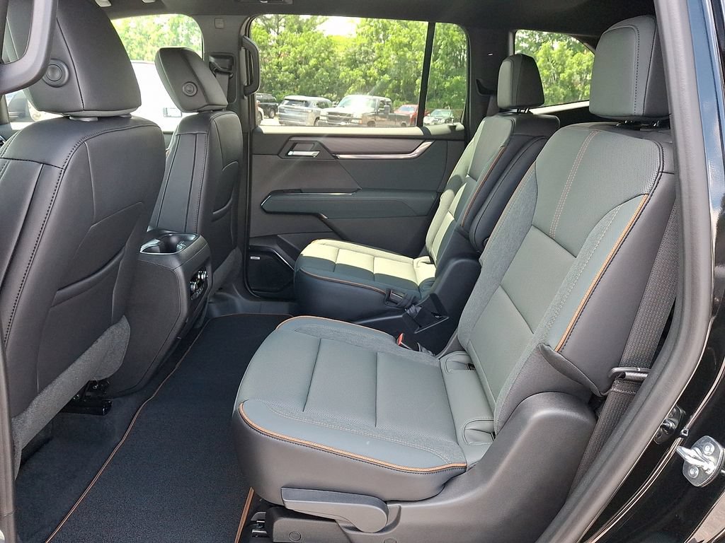 New 2026 GMC Acadia AT4 w/ Luxury Package AWD/4WD image 6