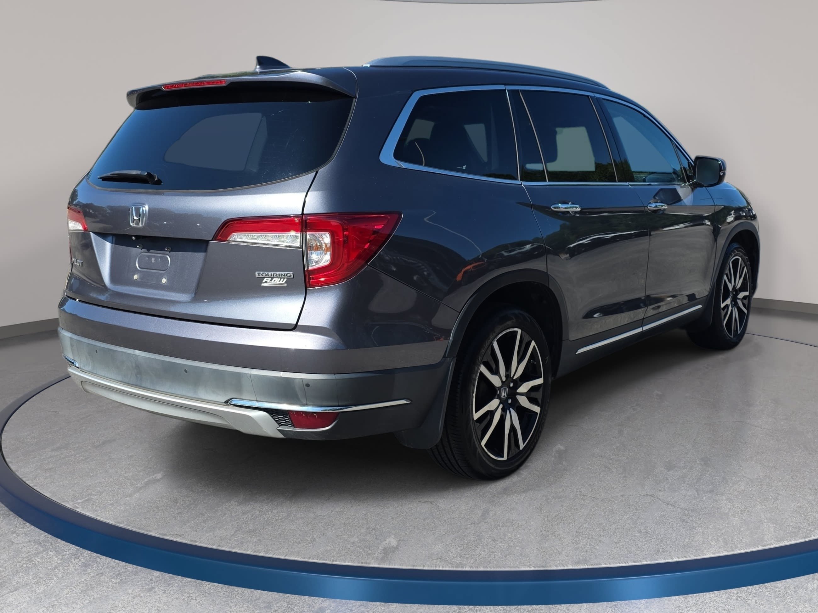 Used 2019 Honda Pilot Touring image 5