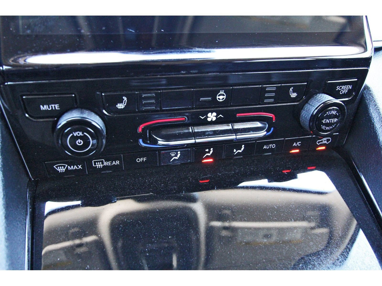 Used 2023 Jeep Grand Cherokee L Limited w/ Black Appearance Package image 29