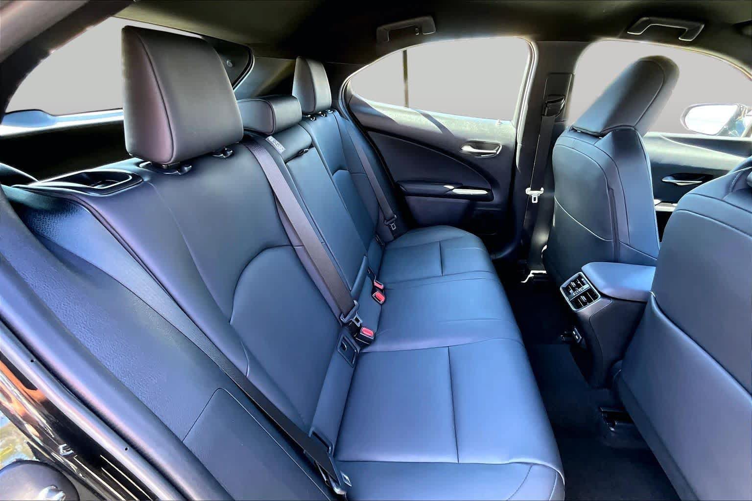 Used 2022 Lexus UX 200 w/ Accessory Package (Z1) FWD image 19
