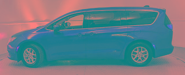 Used 2023 Chrysler Voyager LX image 5