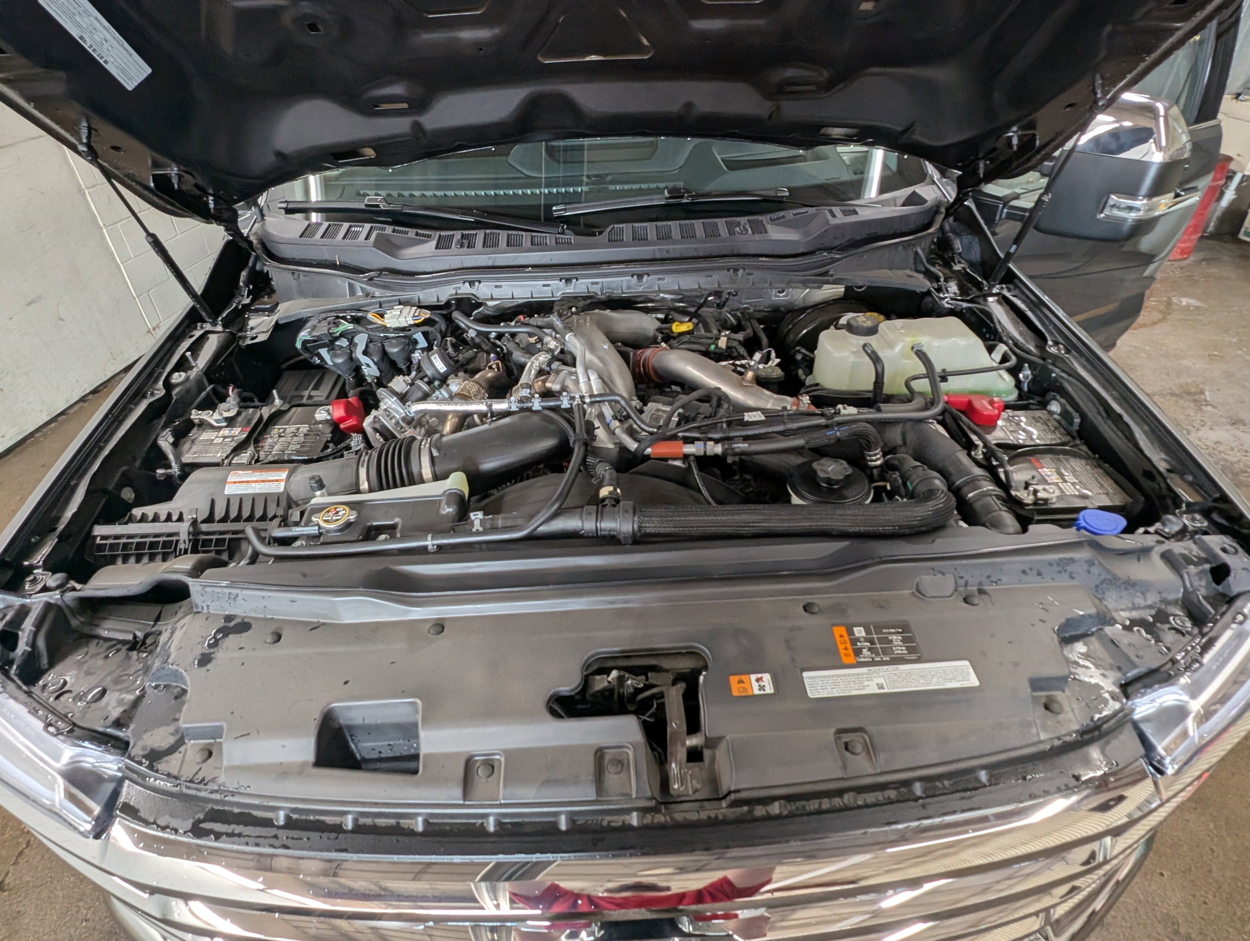 New 2025 Ford F250 Lariat w/ Lariat Ultimate Package image 2