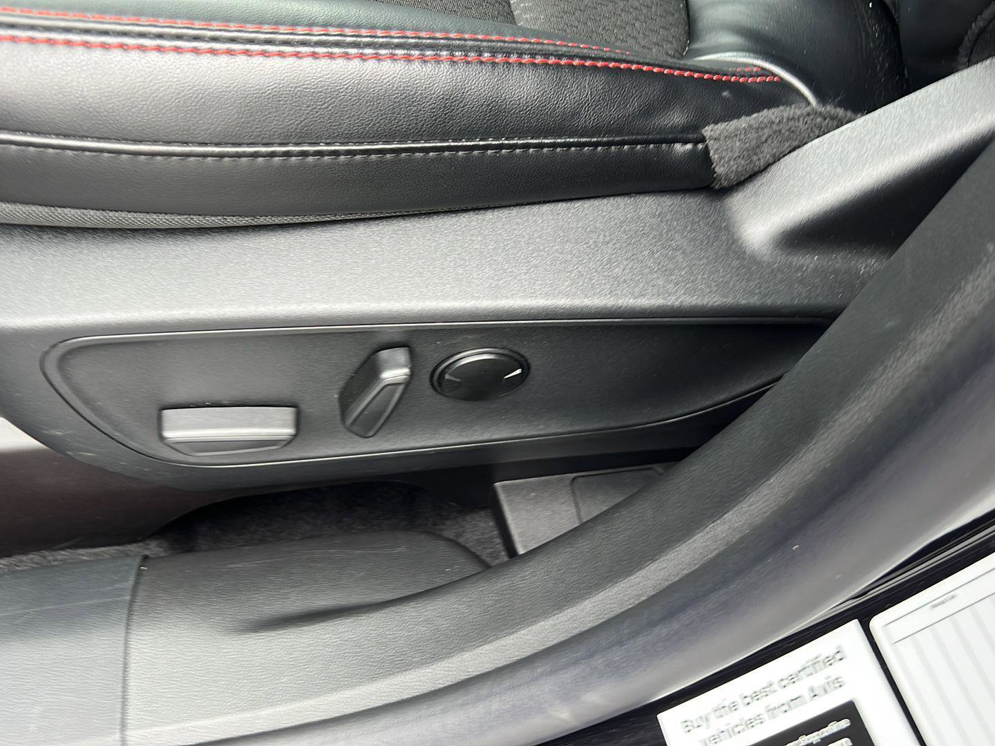 Used 2025 Ford Escape ST-Line image 13