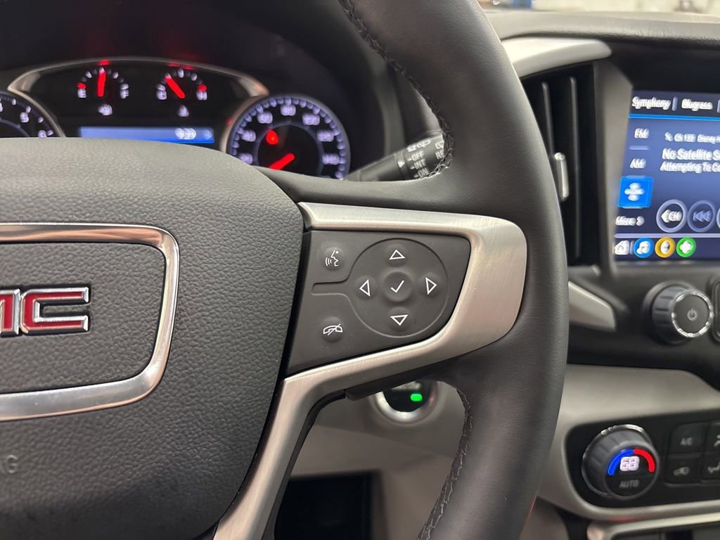 Used 2023 GMC Terrain SLT w/ LPO, Floor Liner Package AWD/4WD image 26