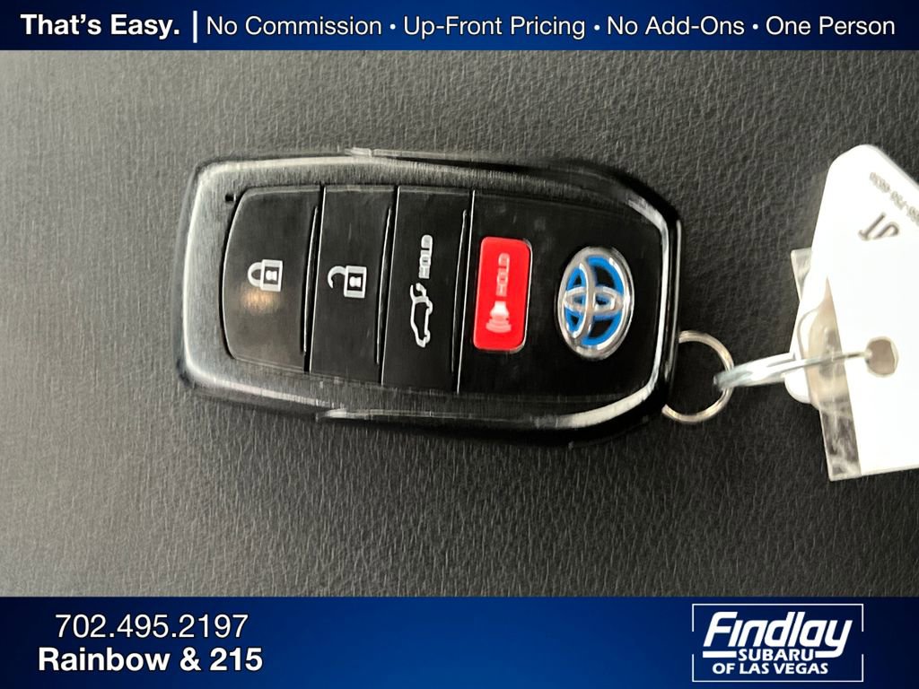 Used 2022 Toyota Venza XLE image 32