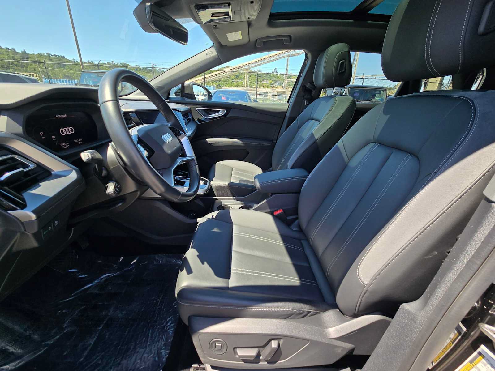 Used 2023 Audi Q4 e-tron Prestige AWD/4WD image 20