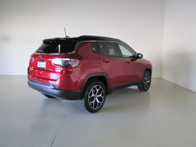 Used 2025 Jeep Compass Limited AWD/4WD image 47