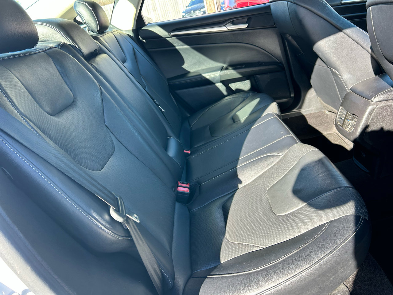 Used 2020 Ford Fusion Titanium image 12