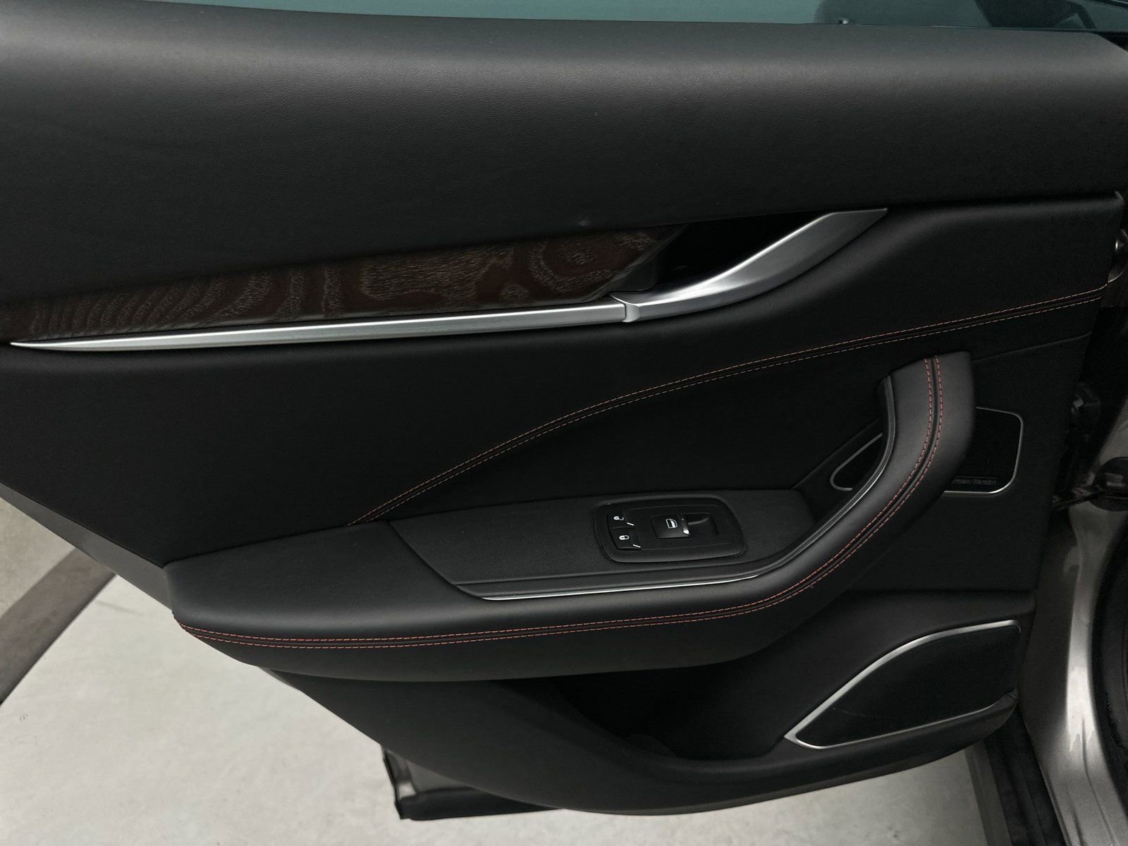 Used 2018 Maserati Levante GranLusso image 27