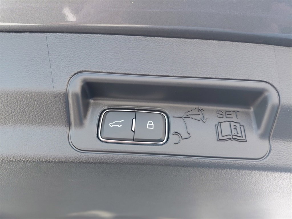 New 2026 Ford Explorer Active image 27