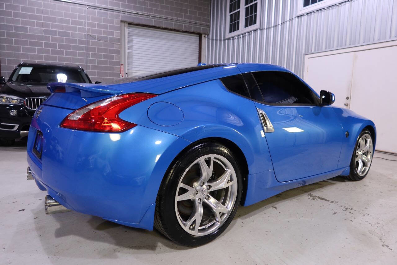 Used 2009 Nissan 370Z Touring w/ Sport Pkg image 6