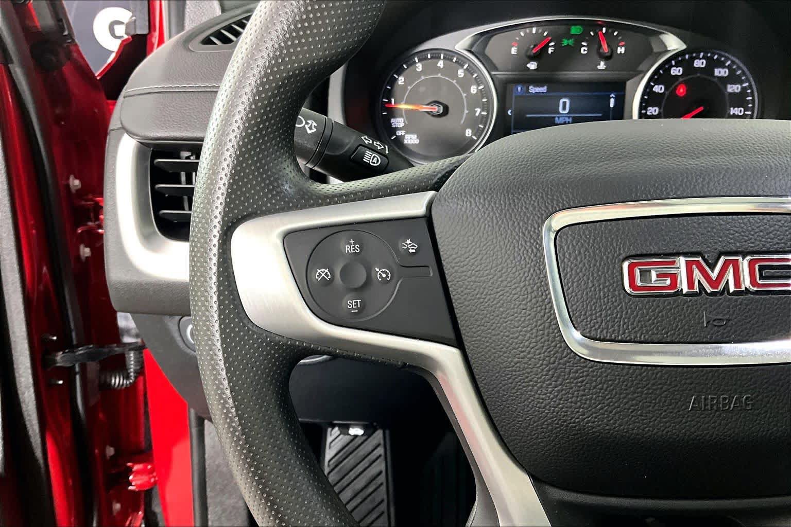 Used 2024 GMC Terrain SLE w/ Driver Convenience Package FWD image 23