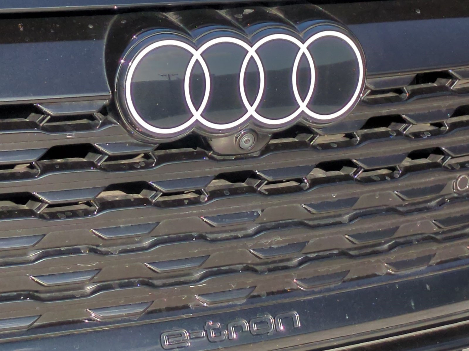 Used 2024 Audi Q8 e-tron Premium Plus w/ Premium Plus Package AWD/4WD image 25