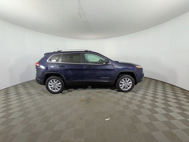 Used 2016 Jeep Cherokee Limited image 2