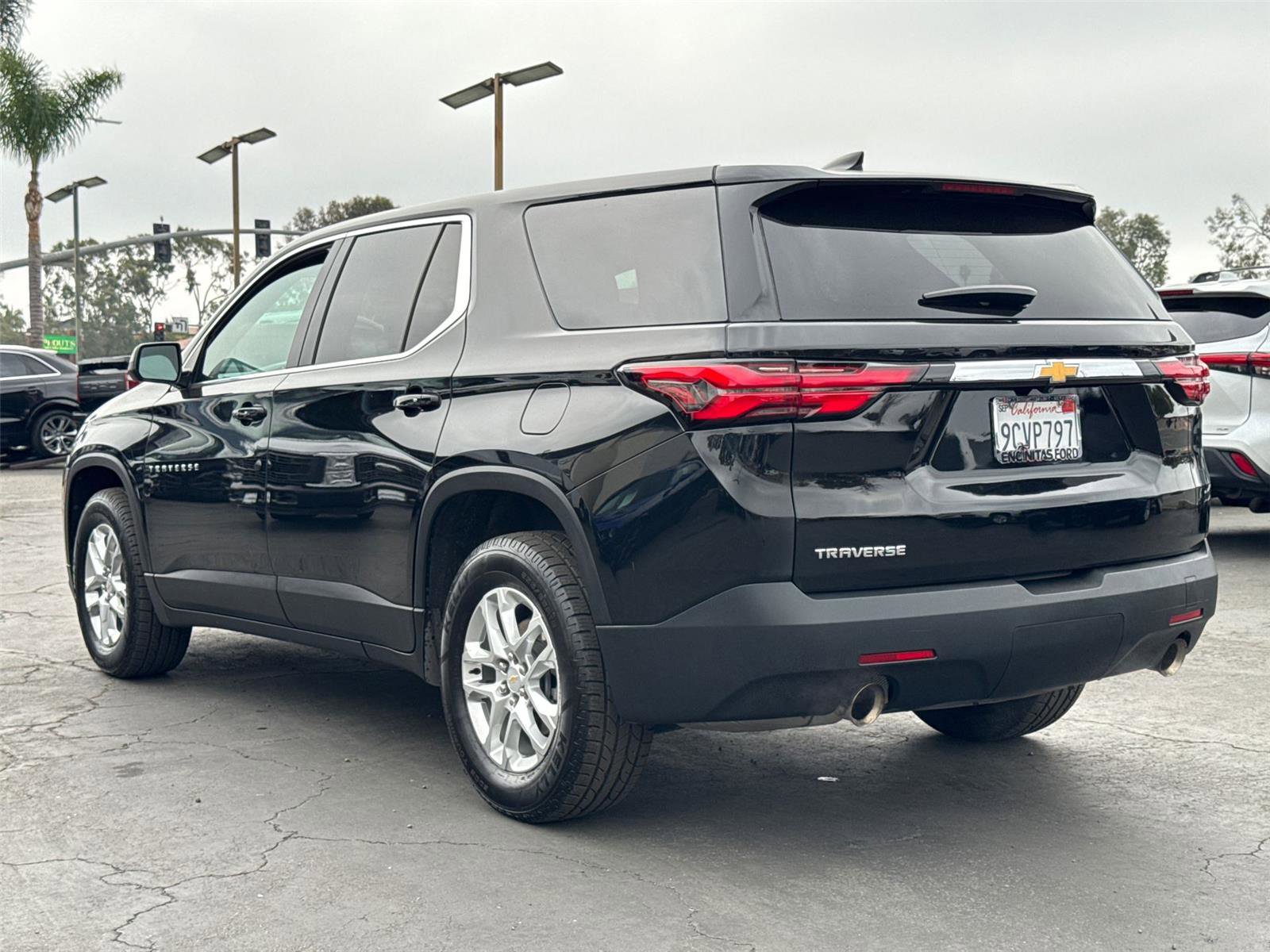 Used 2023 Chevrolet Traverse LS image 11