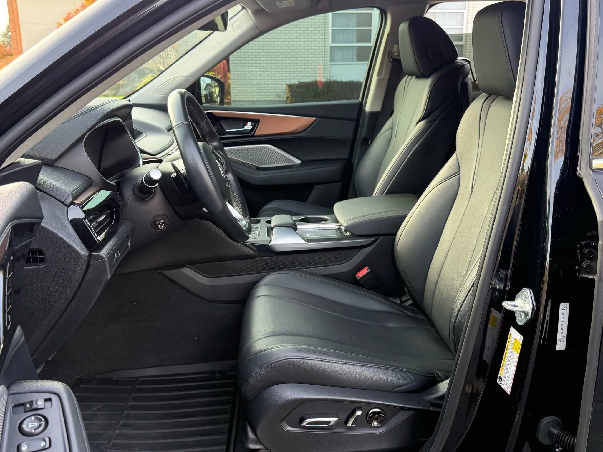 Used 2022 Acura MDX SH-AWD image 12