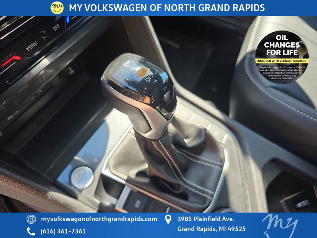 Used 2024 Volkswagen Tiguan SE R-Line AWD/4WD image 40