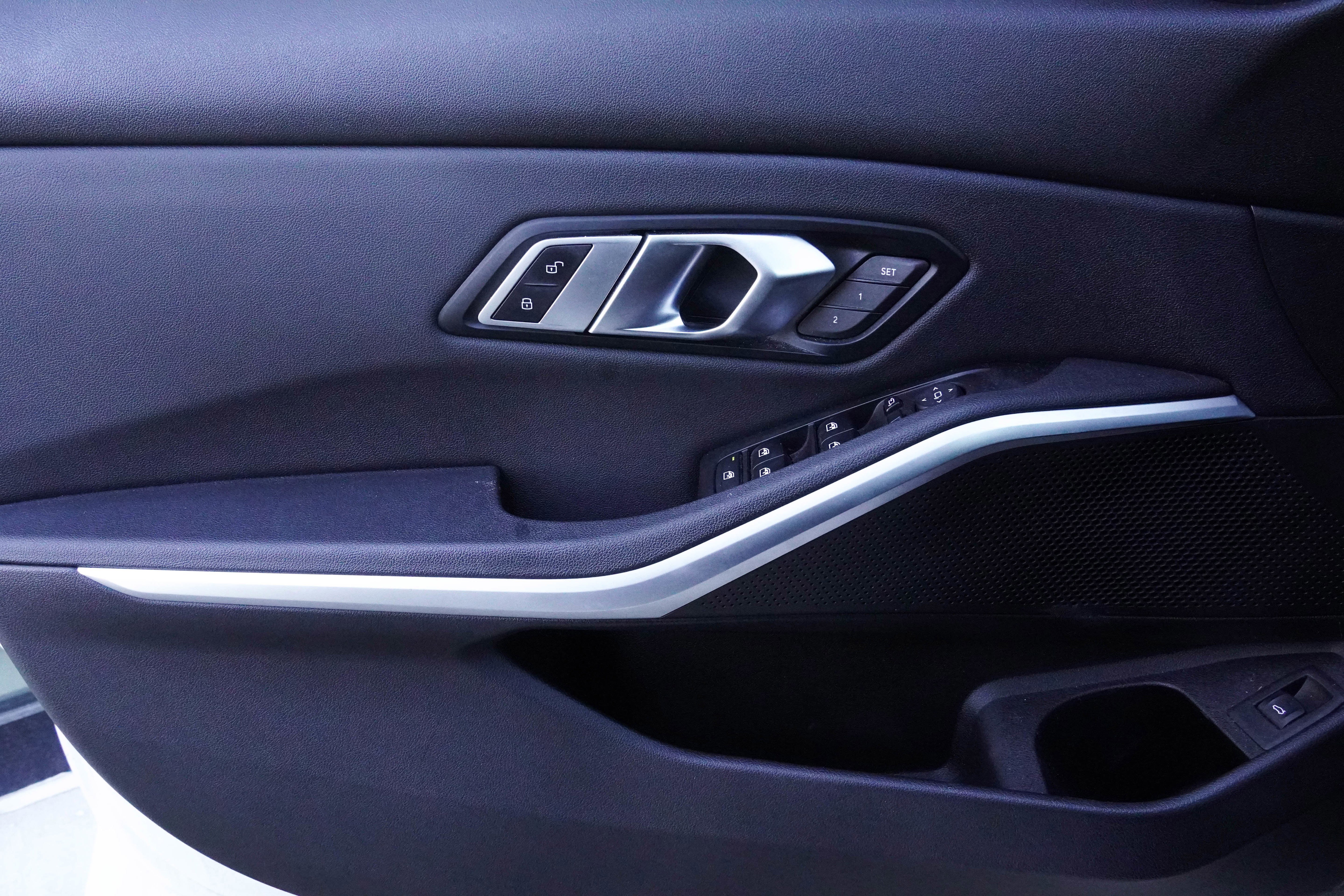 Used 2020 BMW 330i Sedan w/ Convenience Package image 29