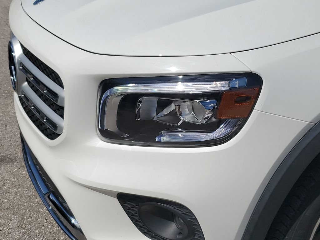 Used 2021 Mercedes-Benz GLB 250 4MATIC image 11
