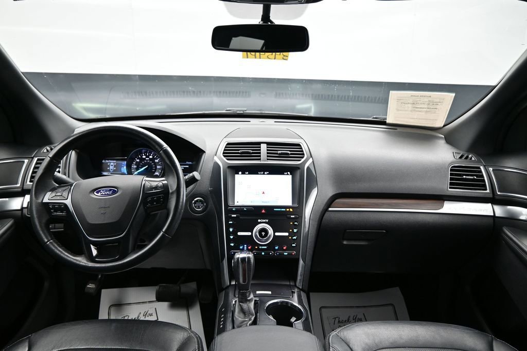 Used 2019 Ford Explorer Limited w/ Class III Trailer Tow Package FWD image 12
